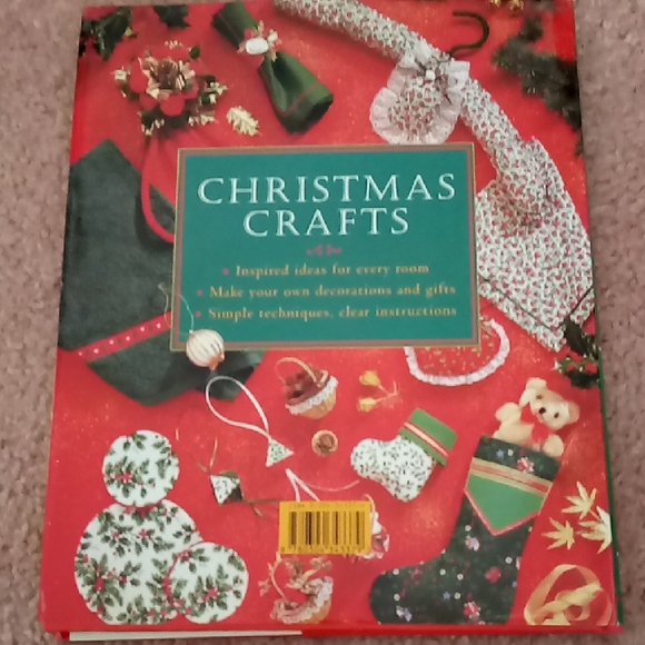 Christmas Crafts Book with Festive Ideas - Picture 2 of 8